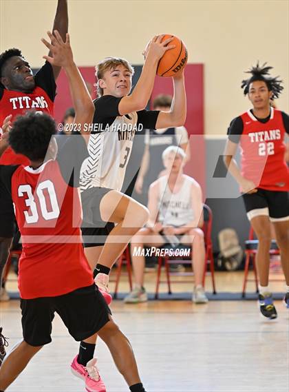 Thumbnail 3 in Tampa Bay Tech vs Mitchell  (The Hoop Vibe - Preseason League) photogallery.