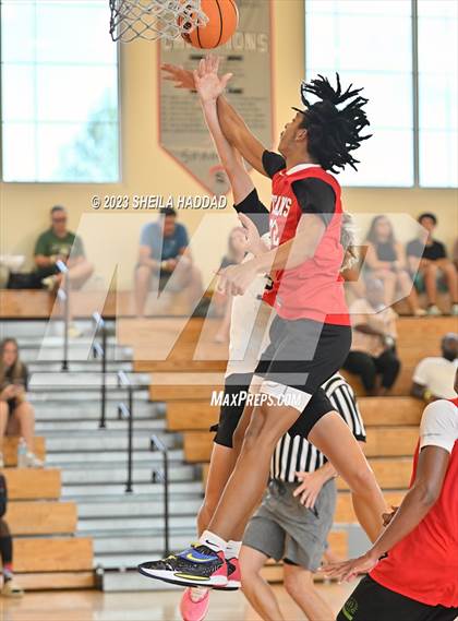 Thumbnail 3 in Tampa Bay Tech vs Mitchell  (The Hoop Vibe - Preseason League) photogallery.