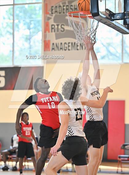 Thumbnail 3 in Tampa Bay Tech vs Mitchell  (The Hoop Vibe - Preseason League) photogallery.