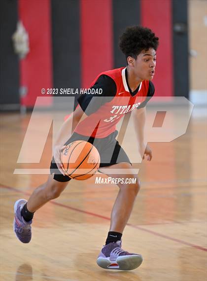 Thumbnail 3 in Tampa Bay Tech vs Mitchell  (The Hoop Vibe - Preseason League) photogallery.