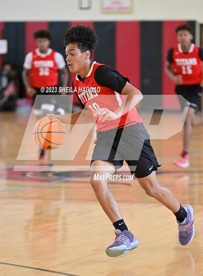 Thumbnail 1 in Tampa Bay Tech vs Mitchell  (The Hoop Vibe - Preseason League) photogallery.