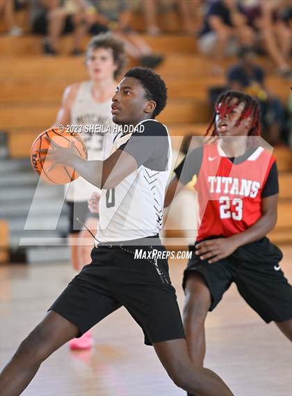 Thumbnail 2 in Tampa Bay Tech vs Mitchell  (The Hoop Vibe - Preseason League) photogallery.