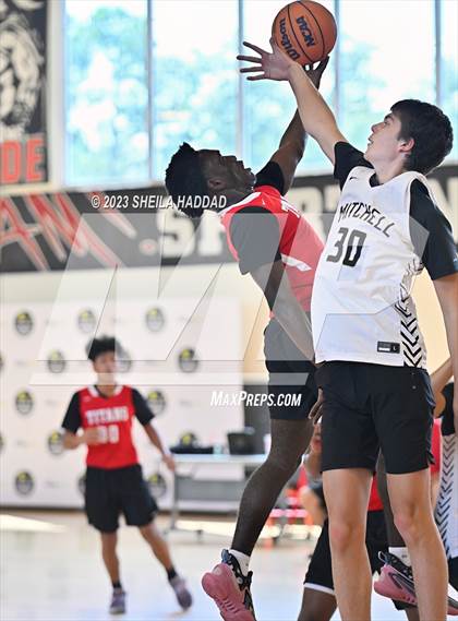 Thumbnail 1 in Tampa Bay Tech vs Mitchell  (The Hoop Vibe - Preseason League) photogallery.
