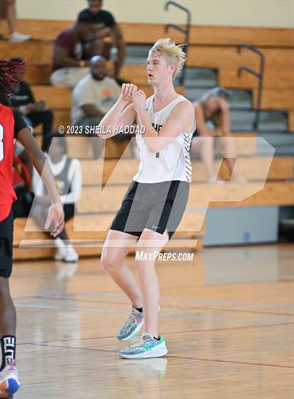 Thumbnail 3 in Tampa Bay Tech vs Mitchell  (The Hoop Vibe - Preseason League) photogallery.