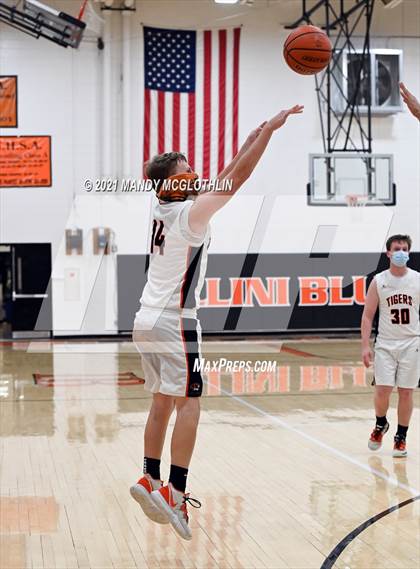 Thumbnail 3 in Delavan @ Illini Bluffs photogallery.