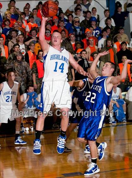 Thumbnail 2 in Covington Catholic @ Highlands photogallery.