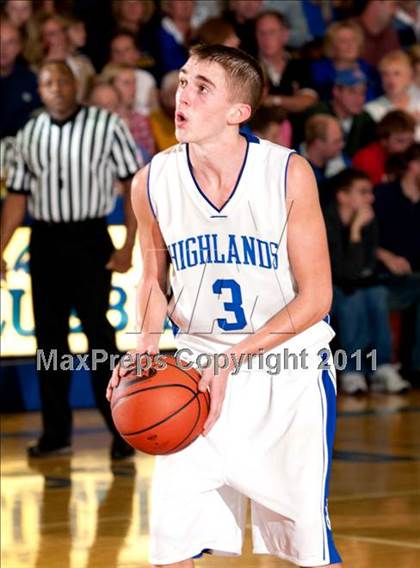 Thumbnail 2 in Covington Catholic @ Highlands photogallery.