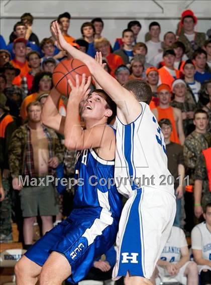 Thumbnail 2 in Covington Catholic @ Highlands photogallery.