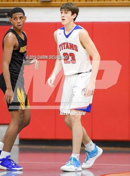 Thumbnail 2 in Buckeye vs. Arcadia (PUHSD Coyote Classic) photogallery.