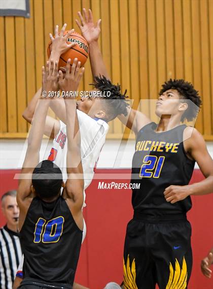 Thumbnail 3 in Buckeye vs. Arcadia (PUHSD Coyote Classic) photogallery.