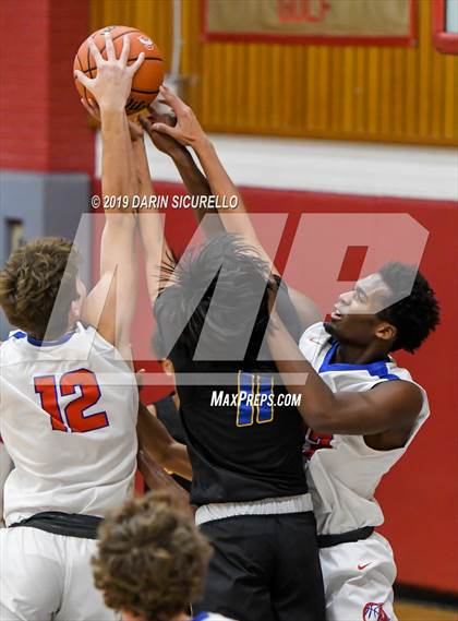 Thumbnail 3 in Buckeye vs. Arcadia (PUHSD Coyote Classic) photogallery.
