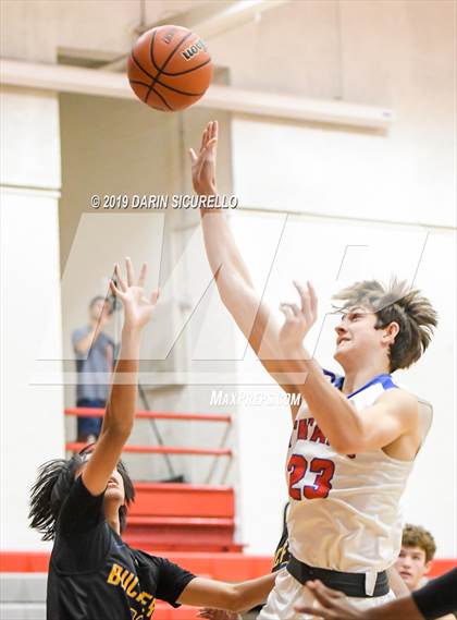 Thumbnail 2 in Buckeye vs. Arcadia (PUHSD Coyote Classic) photogallery.