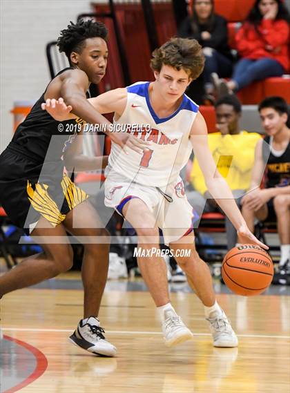 Thumbnail 1 in Buckeye vs. Arcadia (PUHSD Coyote Classic) photogallery.