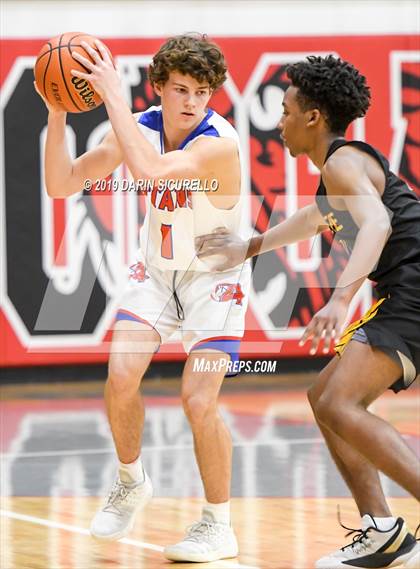 Thumbnail 3 in Buckeye vs. Arcadia (PUHSD Coyote Classic) photogallery.