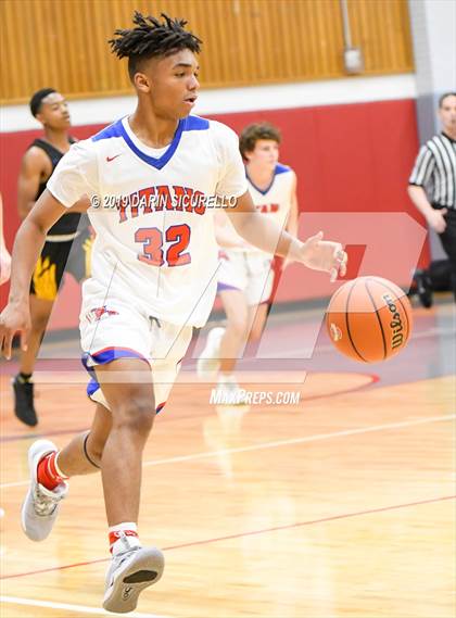 Thumbnail 1 in Buckeye vs. Arcadia (PUHSD Coyote Classic) photogallery.