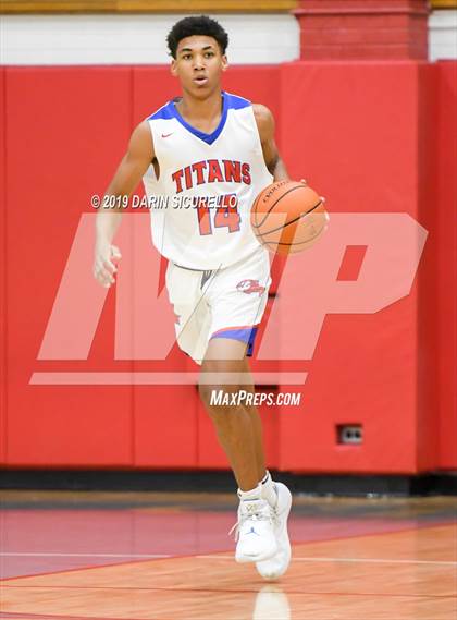 Thumbnail 2 in Buckeye vs. Arcadia (PUHSD Coyote Classic) photogallery.