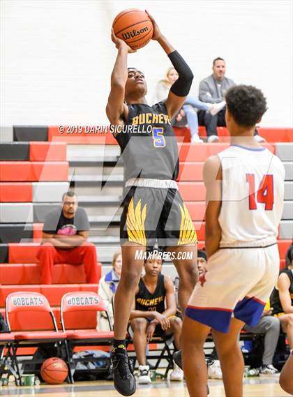 Thumbnail 2 in Buckeye vs. Arcadia (PUHSD Coyote Classic) photogallery.