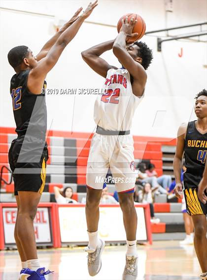 Thumbnail 3 in Buckeye vs. Arcadia (PUHSD Coyote Classic) photogallery.