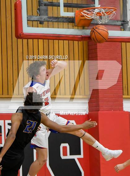 Thumbnail 3 in Buckeye vs. Arcadia (PUHSD Coyote Classic) photogallery.