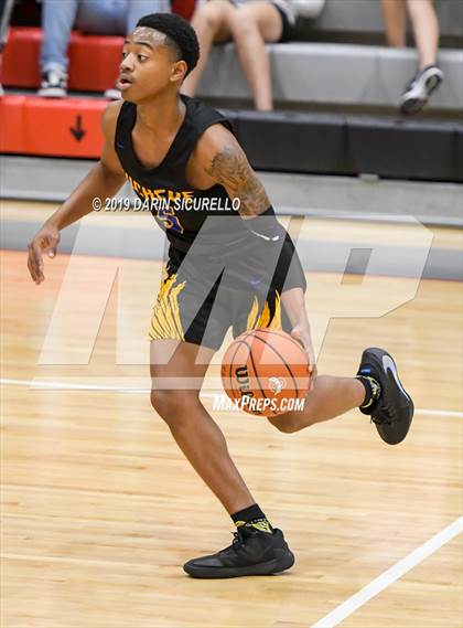Thumbnail 3 in Buckeye vs. Arcadia (PUHSD Coyote Classic) photogallery.