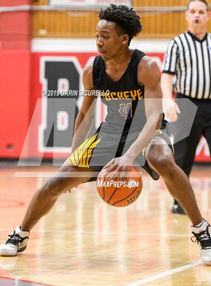 Thumbnail 1 in Buckeye vs. Arcadia (PUHSD Coyote Classic) photogallery.