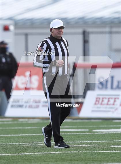 Thumbnail 2 in Clairton vs Bishop Guilfoyle (PIAA 1A Final) photogallery.