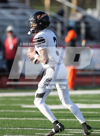 Thumbnail 2 in Clairton vs Bishop Guilfoyle (PIAA 1A Final) photogallery.