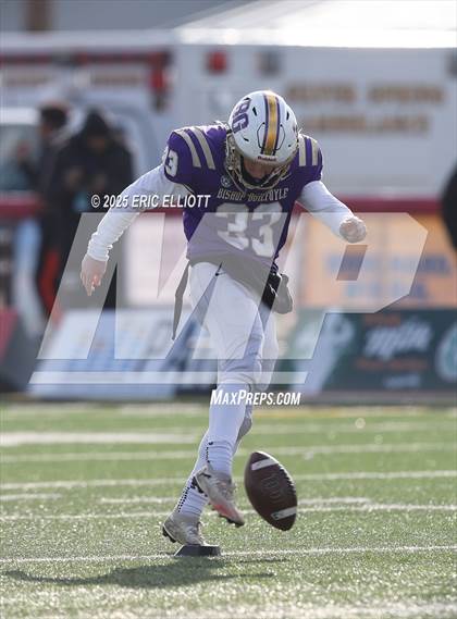 Thumbnail 2 in Clairton vs Bishop Guilfoyle (PIAA 1A Final) photogallery.