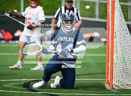 Thumbnail 3 in Staples vs. Ridgefield (CIAC Class LL Semifinal) photogallery.