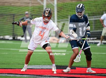 Thumbnail 2 in Staples vs. Ridgefield (CIAC Class LL Semifinal) photogallery.