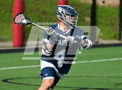 Thumbnail 2 in Staples vs. Ridgefield (CIAC Class LL Semifinal) photogallery.