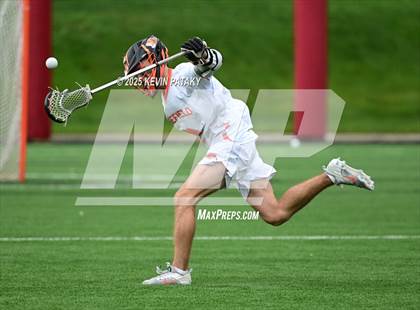 Thumbnail 2 in Staples vs. Ridgefield (CIAC Class LL Semifinal) photogallery.