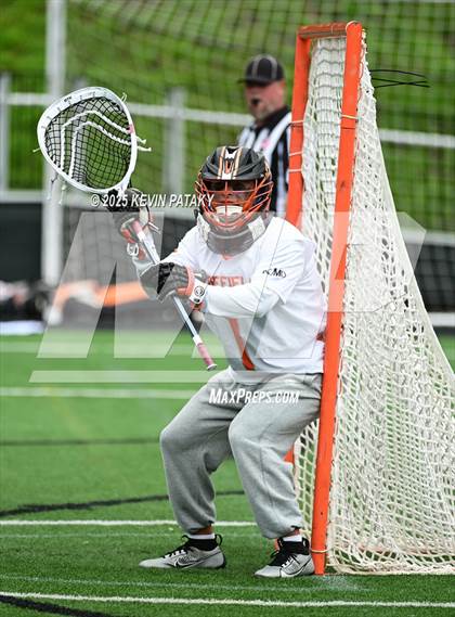 Thumbnail 2 in Staples vs. Ridgefield (CIAC Class LL Semifinal) photogallery.