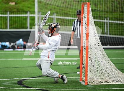 Thumbnail 2 in Staples vs. Ridgefield (CIAC Class LL Semifinal) photogallery.