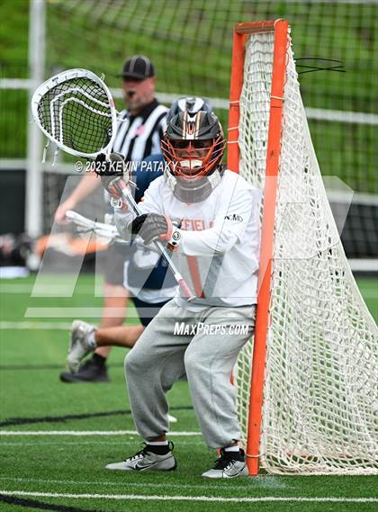 Thumbnail 3 in Staples vs. Ridgefield (CIAC Class LL Semifinal) photogallery.