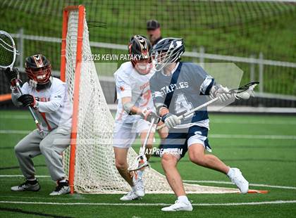 Thumbnail 2 in Staples vs. Ridgefield (CIAC Class LL Semifinal) photogallery.