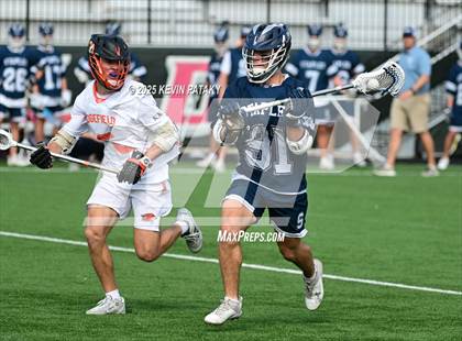 Thumbnail 2 in Staples vs. Ridgefield (CIAC Class LL Semifinal) photogallery.