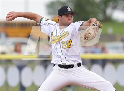 Thumbnail 2 in Arthur-Lovington/Atwood-Hammond vs St. Thomas More (IHSA 2A Round 1) photogallery.