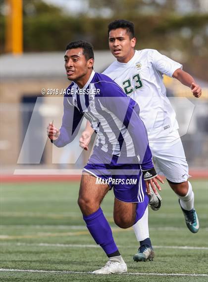 Thumbnail 1 in Cathedral vs. Santa Barbara (CIF SS D1 Final) photogallery.