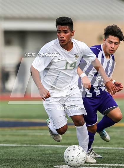 Thumbnail 2 in Cathedral vs. Santa Barbara (CIF SS D1 Final) photogallery.