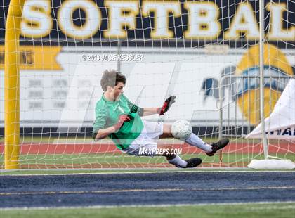 Thumbnail 2 in Cathedral vs. Santa Barbara (CIF SS D1 Final) photogallery.
