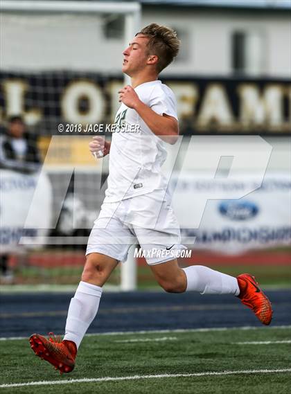 Thumbnail 2 in Cathedral vs. Santa Barbara (CIF SS D1 Final) photogallery.
