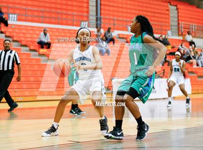 Thumbnail 3 in Woodside vs Forest Park (StatVa Girls Basketball Classic) photogallery.