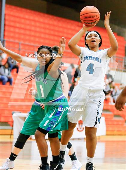 Thumbnail 2 in Woodside vs Forest Park (StatVa Girls Basketball Classic) photogallery.