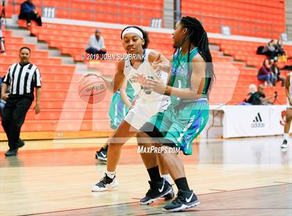 Thumbnail 1 in Woodside vs Forest Park (StatVa Girls Basketball Classic) photogallery.