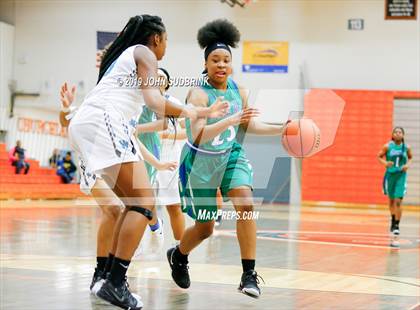 Thumbnail 2 in Woodside vs Forest Park (StatVa Girls Basketball Classic) photogallery.