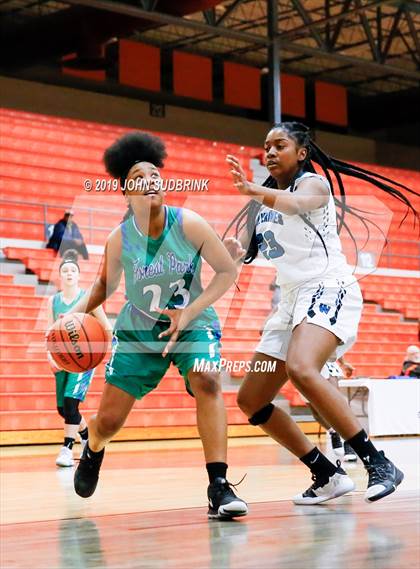 Thumbnail 3 in Woodside vs Forest Park (StatVa Girls Basketball Classic) photogallery.