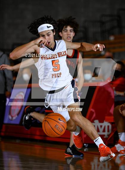 Thumbnail 2 in Orange Lutheran vs. Rolling Hills Prep (Mater Dei Extravaganza) photogallery.