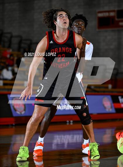Thumbnail 1 in Orange Lutheran vs. Rolling Hills Prep (Mater Dei Extravaganza) photogallery.