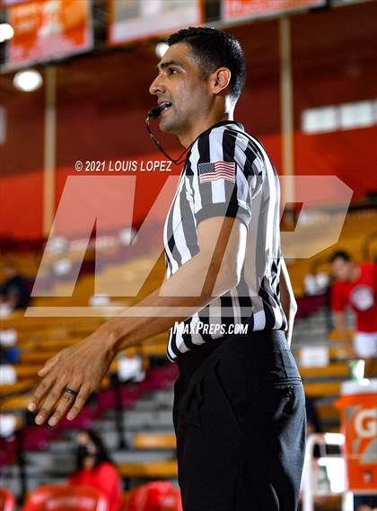 Thumbnail 3 in Orange Lutheran vs. Rolling Hills Prep (Mater Dei Extravaganza) photogallery.